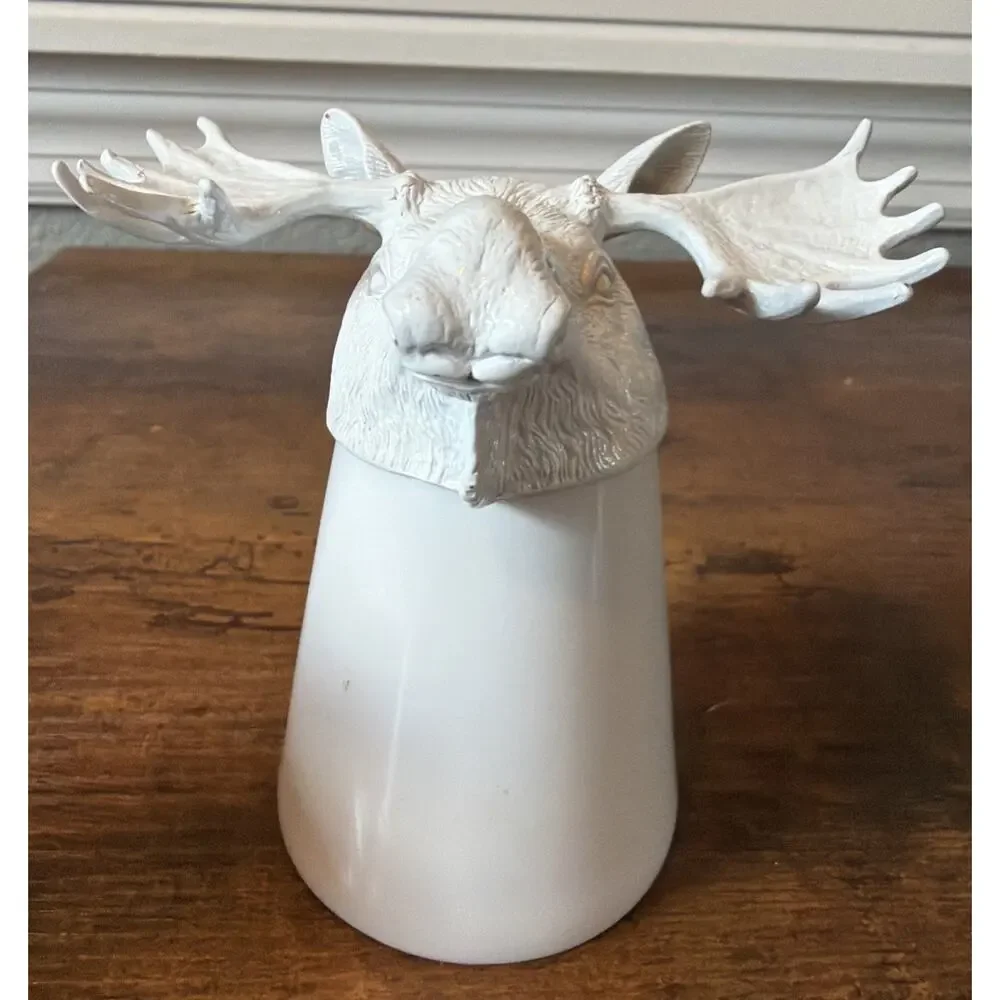 Unbranded moose head